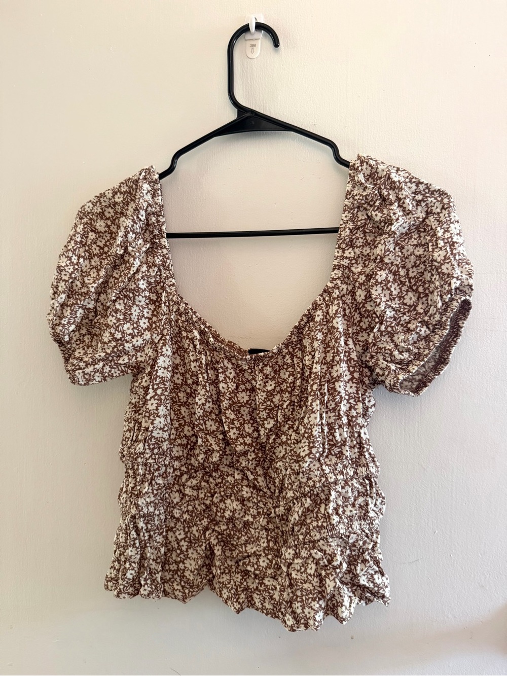 Kohl’s Brown Floral Puff-Sleeve Women’s Top